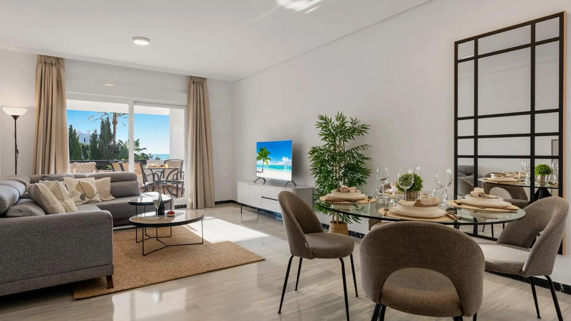 Banus Rentals Luminoso Apartamento Con Vistas Al Mar Marbella Spanien