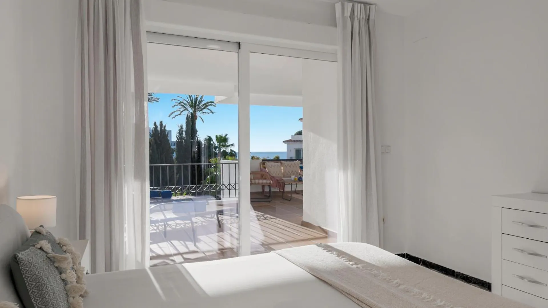 Banus Rentals Luminoso Apartamento Con Vistas Al Mar Marbella 0*,  Spanien