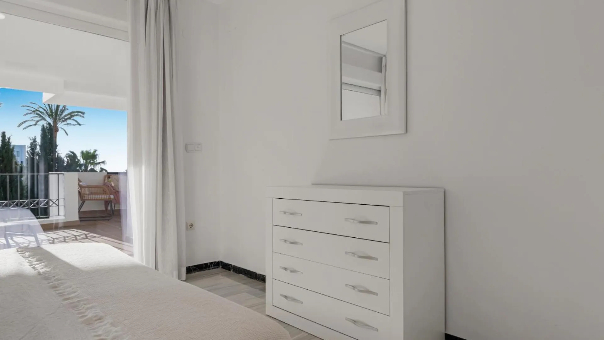 Banus Rentals Luminoso Apartamento Con Vistas Al Mar Marbella Lejlighed