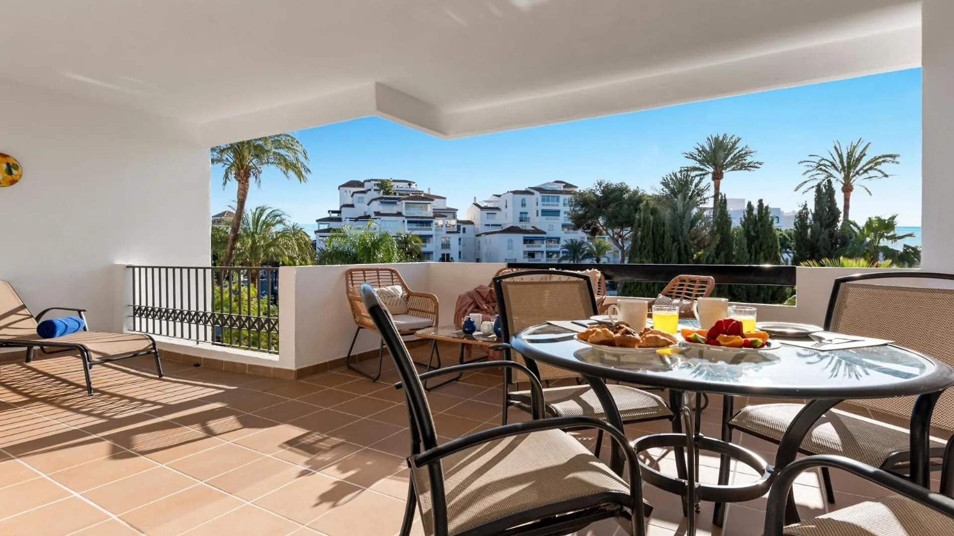 Banus Rentals Luminoso Apartamento Con Vistas Al Mar Marbella Lejlighed